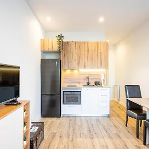 Agradable A Pie De Calle-30 Min De Sol Apartamento